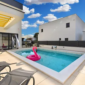 Ferienhaus Jlo1, Peroj