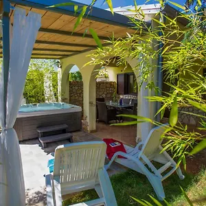 Ferienhaus Lee House, Wi-fi,free Parking, Hot Tube, Peroj